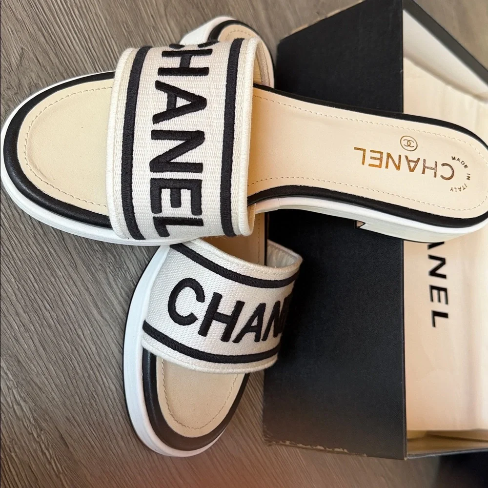 CHANEL Cream and Black Logo Slide Sandals - Picture 4 of 8